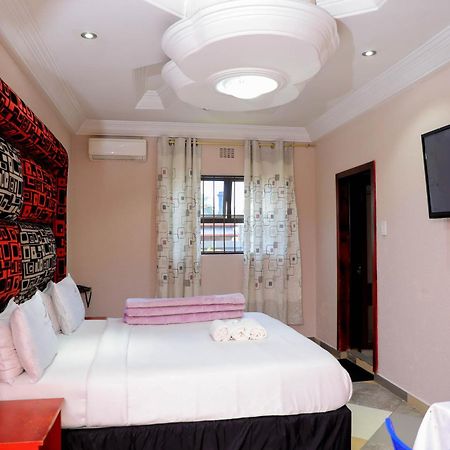 Yeoville Hotel Йоханесбург Екстериор снимка