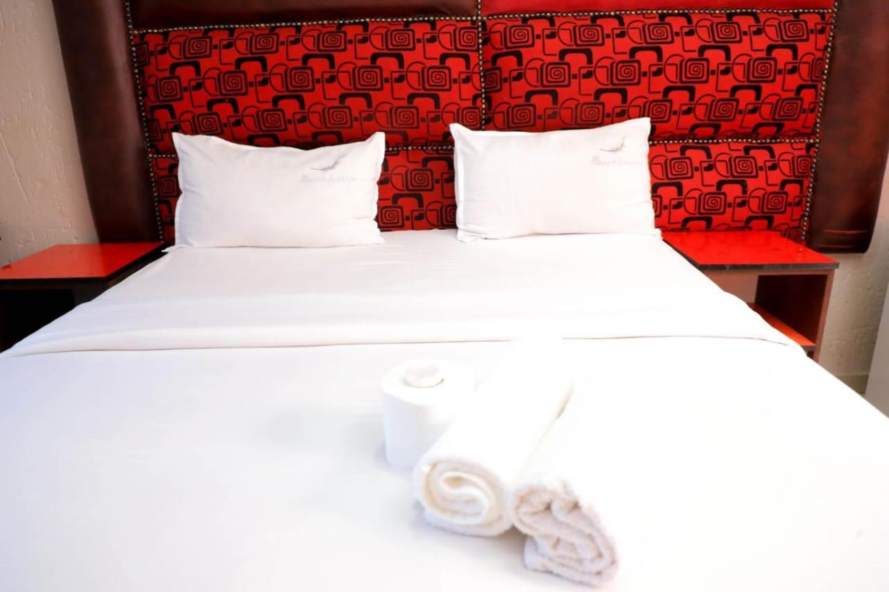Yeoville Hotel Йоханесбург Екстериор снимка