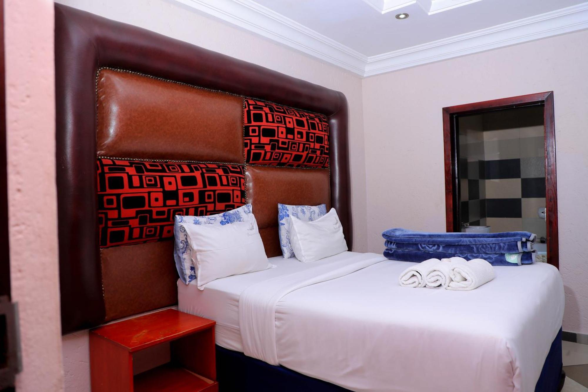 Yeoville Hotel Йоханесбург Екстериор снимка