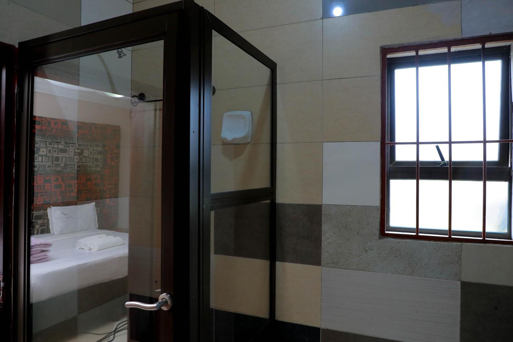 Yeoville Hotel Йоханесбург Екстериор снимка