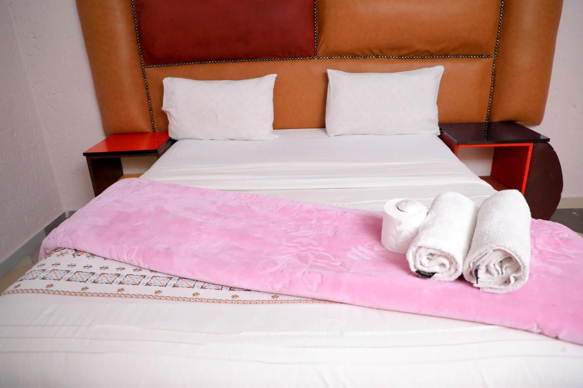 Yeoville Hotel Йоханесбург Екстериор снимка